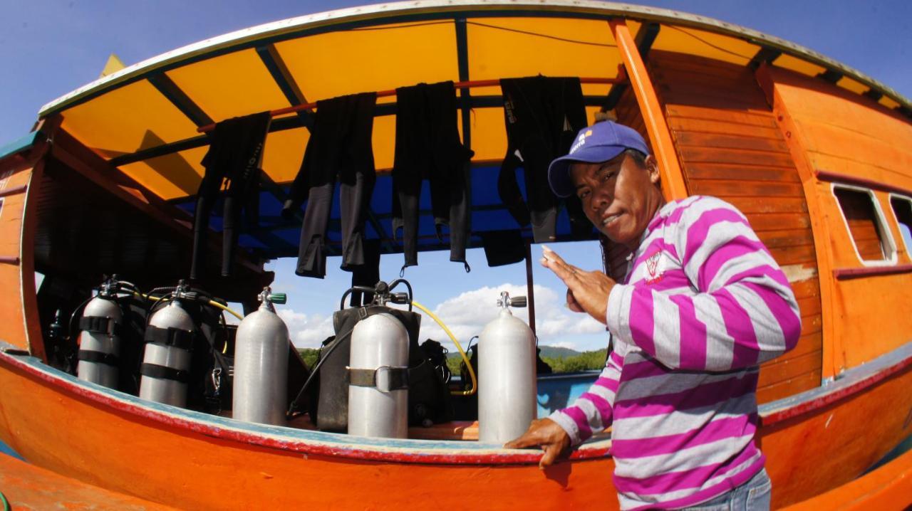 Blue Bay Divers Likupang Bangka Exteriér fotografie